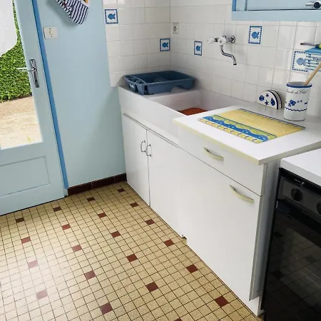 Maison De - Situee A Mi-chemin Entre Et Centre - Fr-1-231-247 Hotel 3*